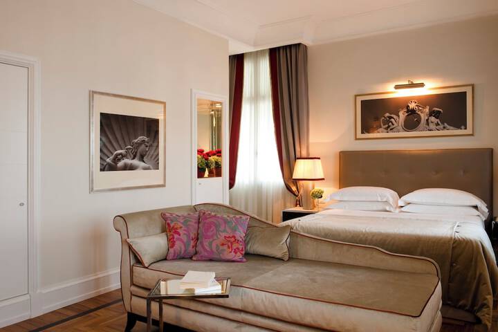 Room 47 of 100