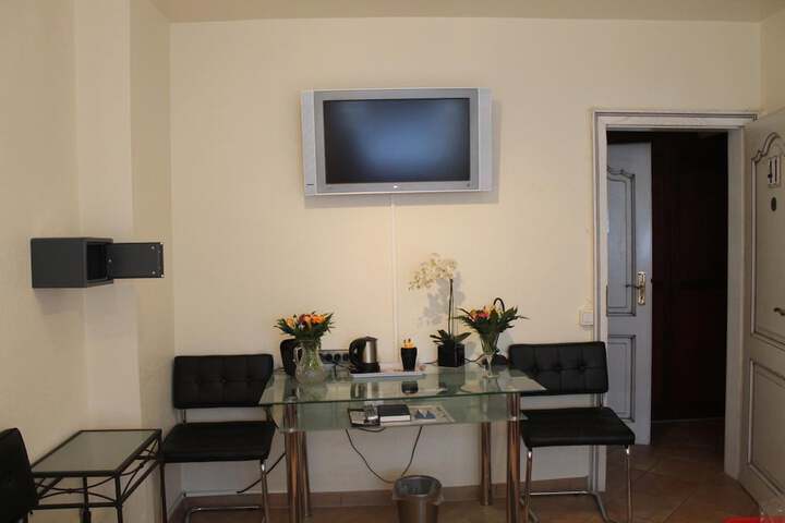 Room 19 of 43