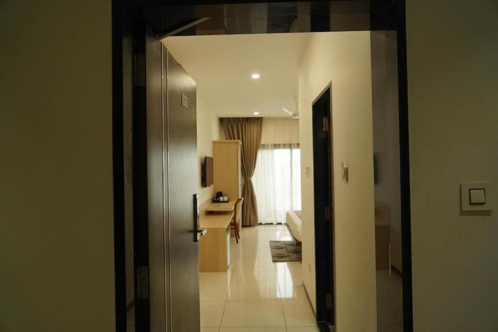 Room 7 of 27