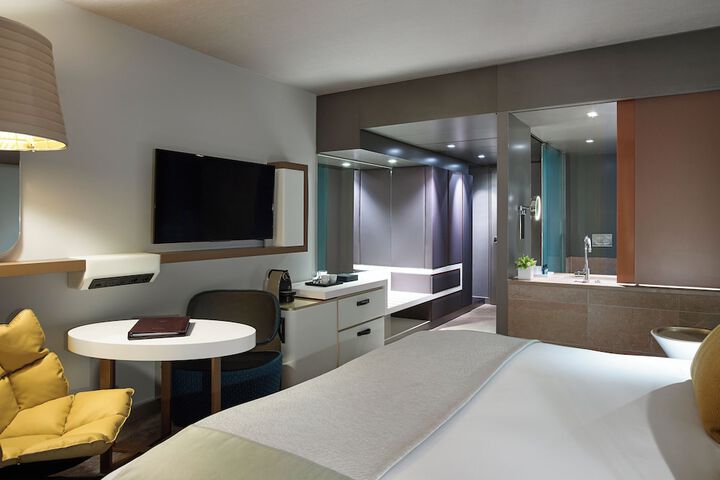 Room 75 of 215