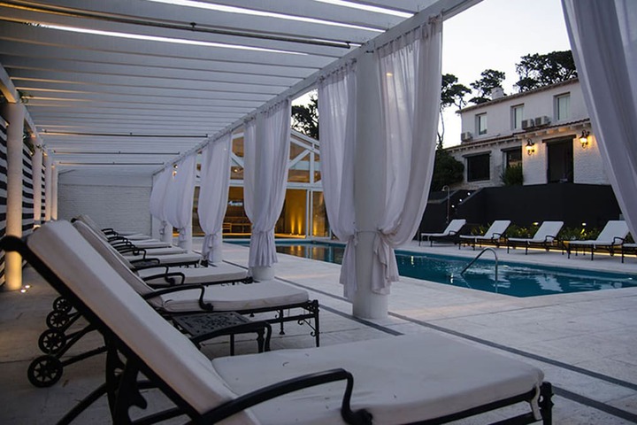 Sundeck 49 of 54