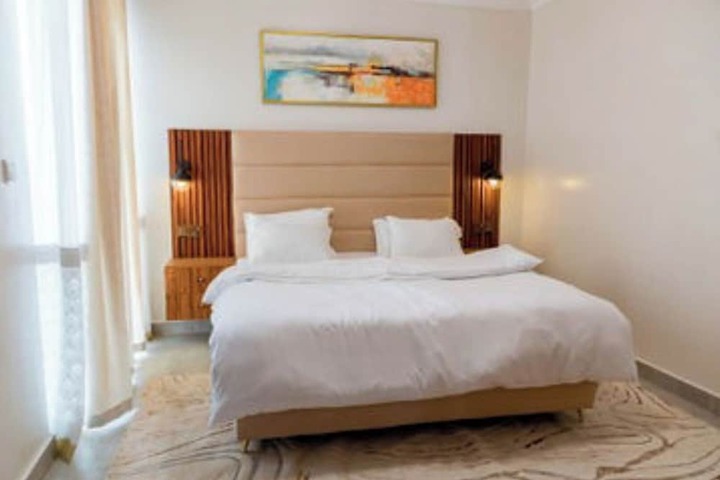 Room 3 of 40