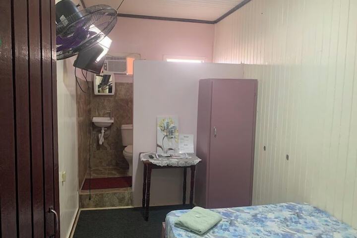 Room 3 of 8