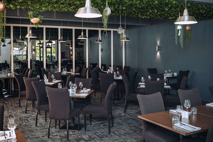 Dining 57 of 77