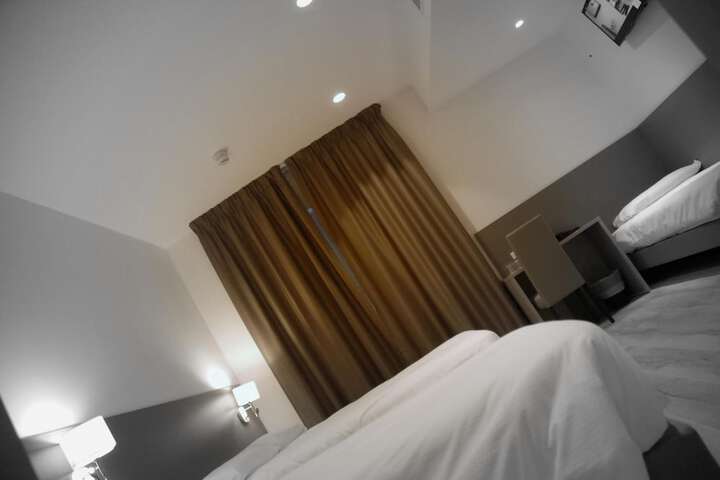 Room 16 of 42