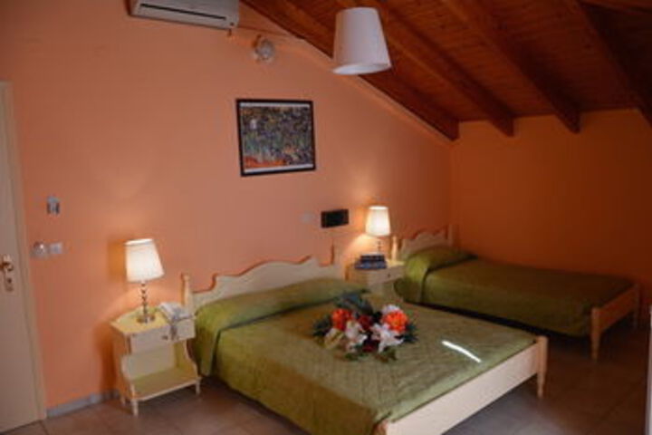 Room 6 of 21