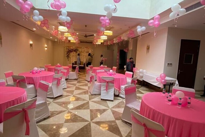 Ballroom/Hall 32 of 41