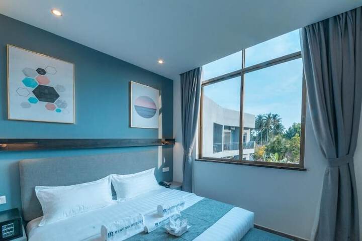 Room 3 of 38