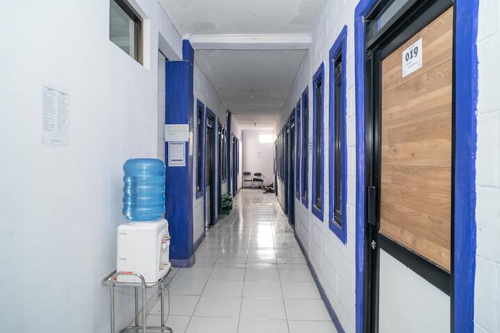 Ballroom/Hall 17 of 21