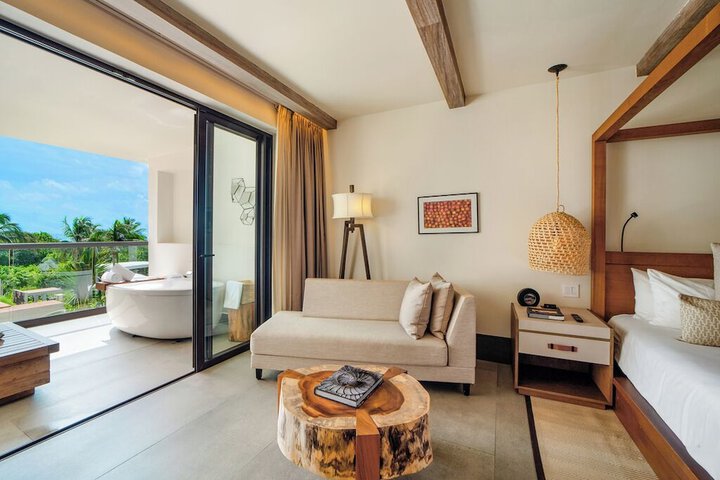 Room 21 of 100