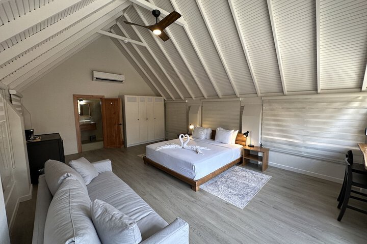 Room 6 of 44