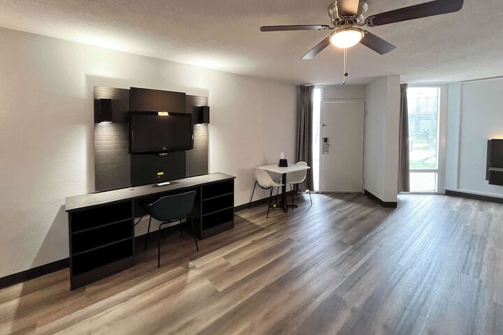 Room 15 of 21
