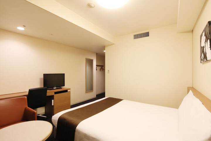 Room 19 of 93