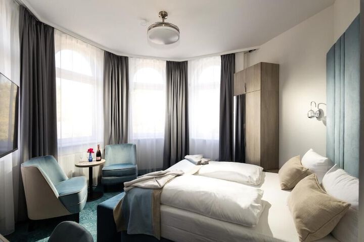 Room 2 of 18