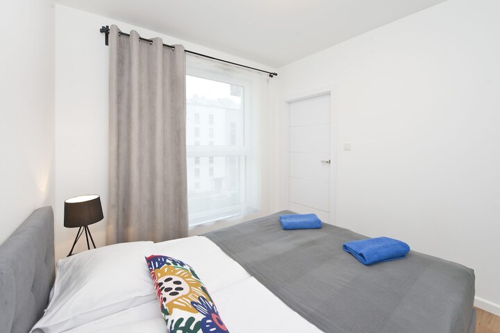 Room 50 of 181