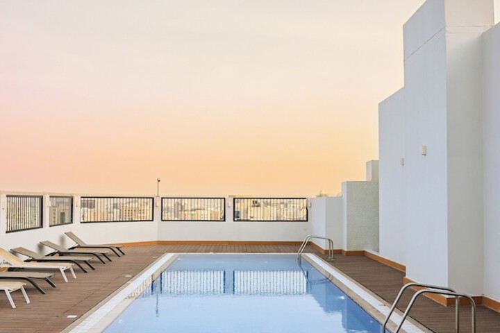 Pool 72 of 109