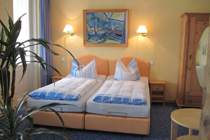 Room 7 of 35