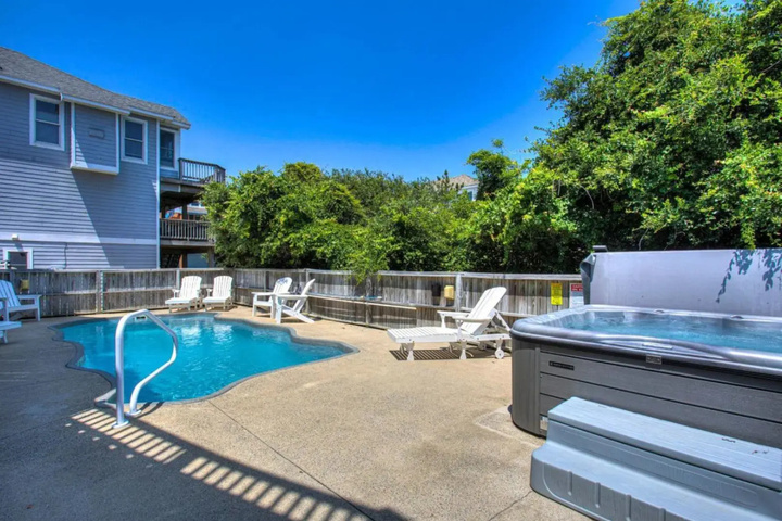 Pool 14 of 26
