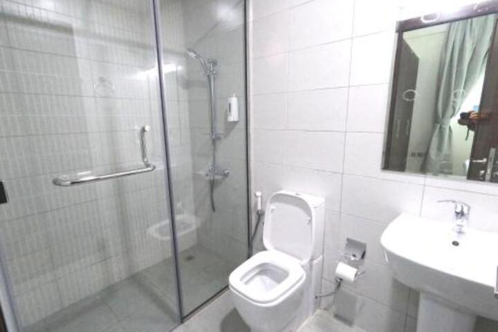 Room 8 of 28