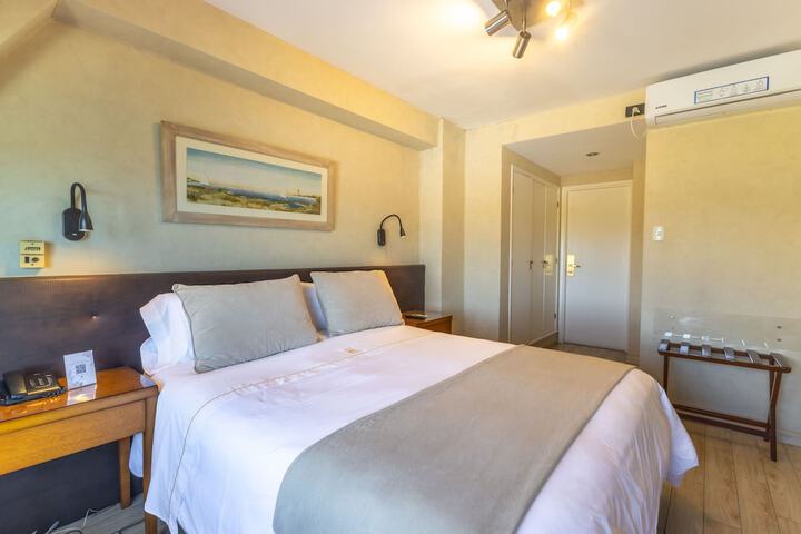 Room 3 of 25