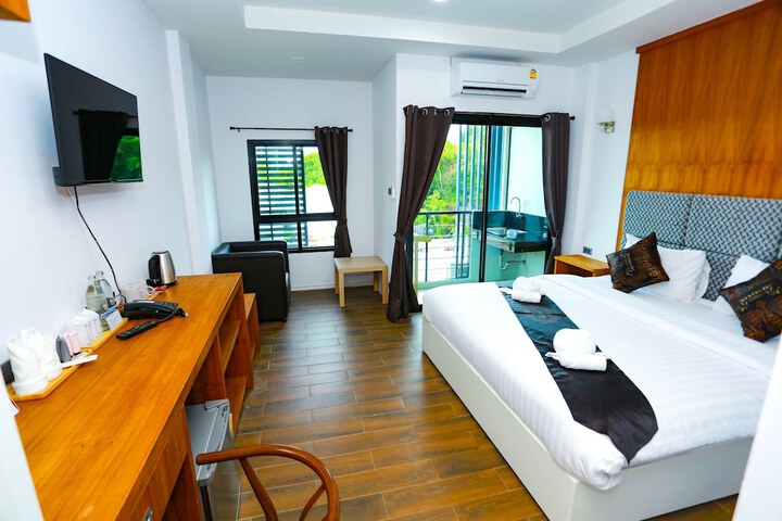 Room 6 of 25