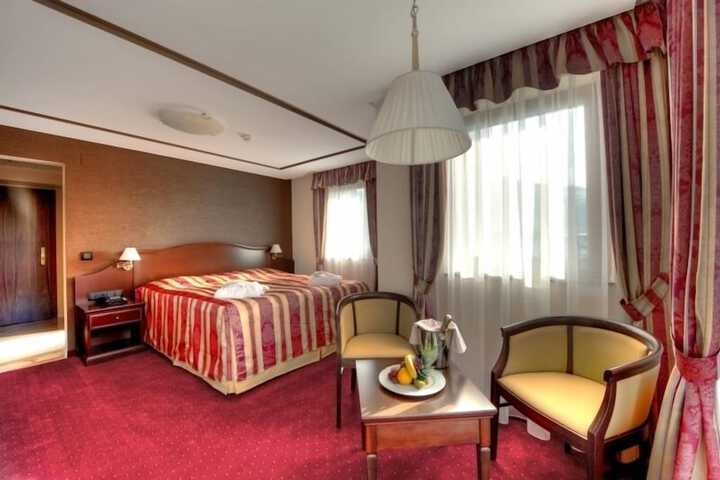 Room 3 of 45