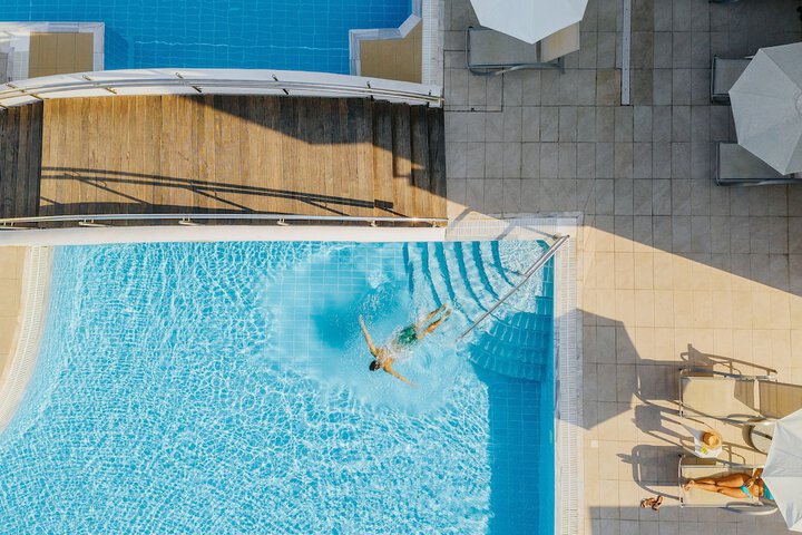 Pool 63 of 110