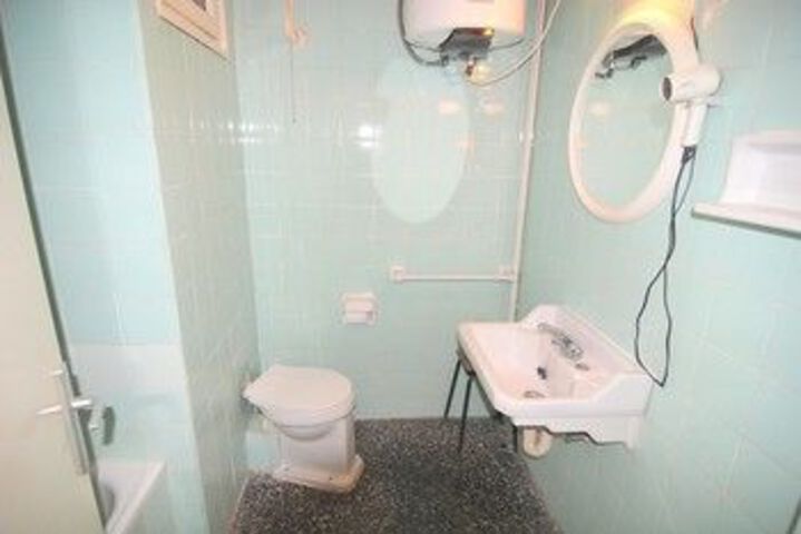 Room 7 of 39