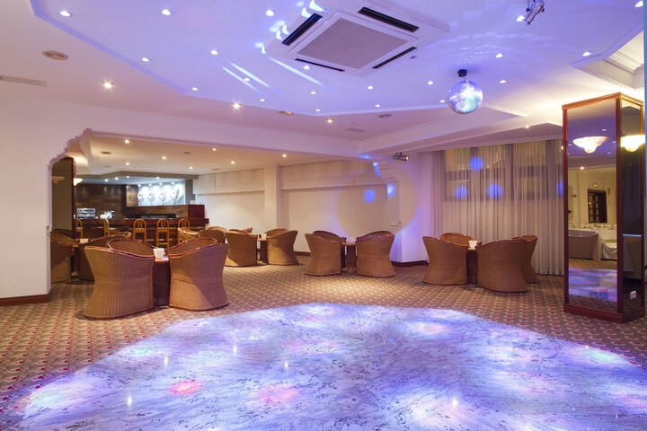 Ballroom/Hall 40 of 51