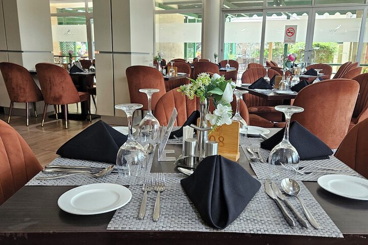 Dining 50 of 78