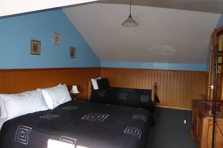 Room 11 of 46