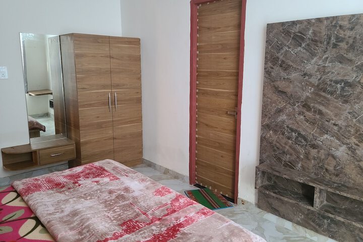 Room 8 of 22