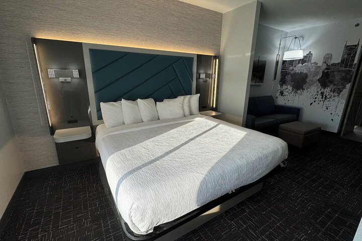 Room 16 of 49