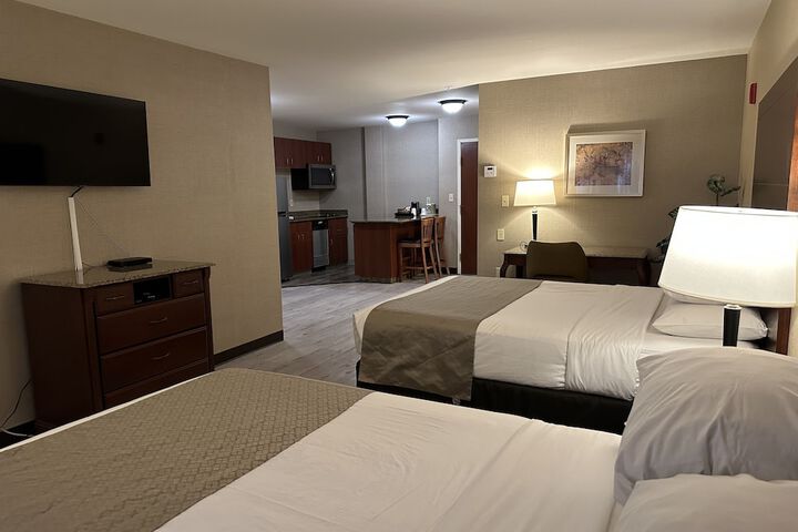 Room 8 of 33