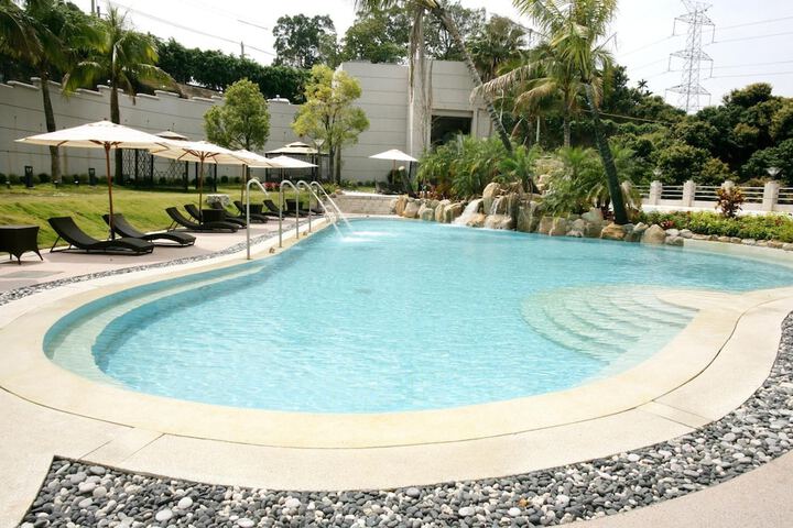 Pool 33 of 58