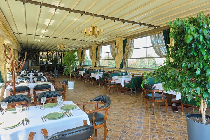 Dining 69 of 78