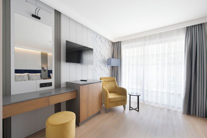 Room 9 of 23