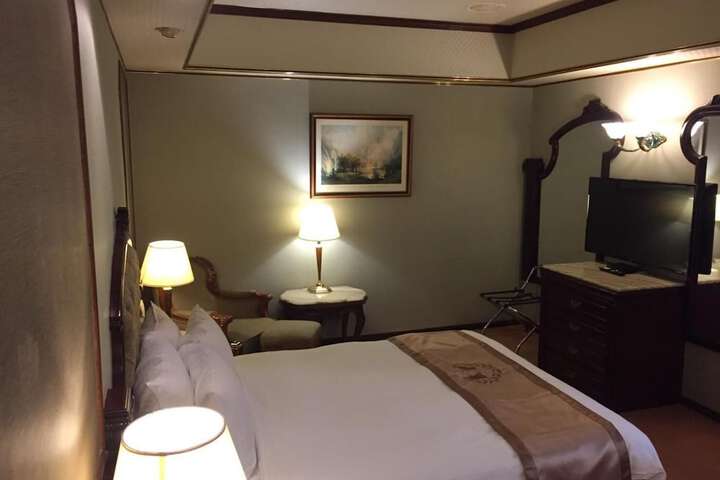 Room 22 of 40