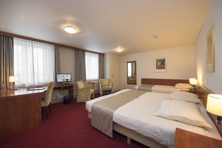 Room 2 of 47