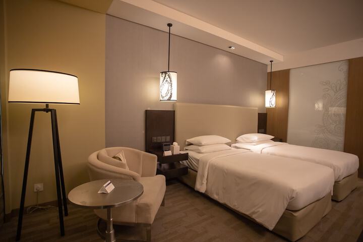 Room 15 of 94