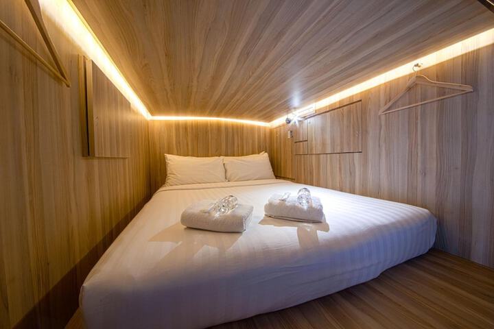 Room 18 of 23