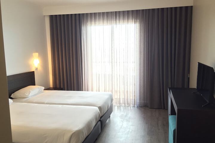 Room 17 of 51