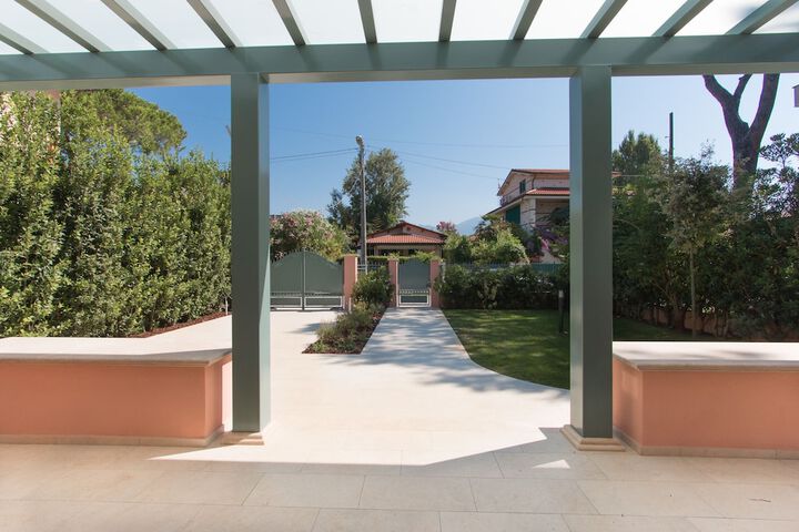 Terrace/Patio 30 of 56