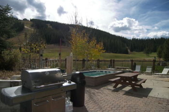 Property Grounds 32 of 138