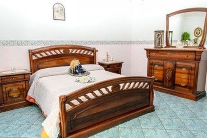 Room 10 of 25