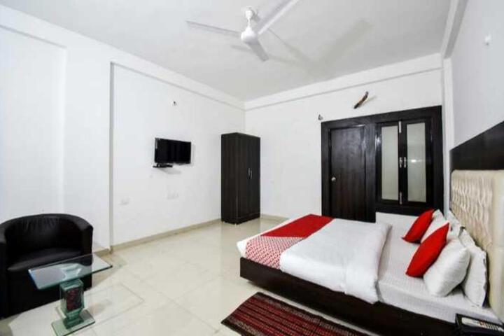 OYO 93194 Hotel Paris