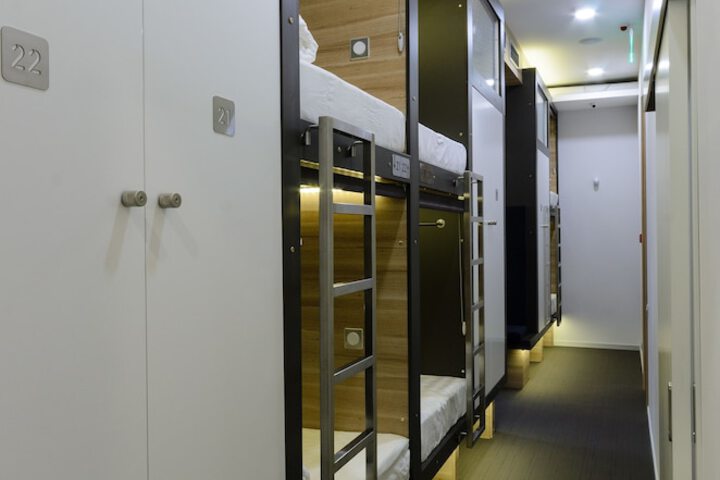 Room 4 of 34