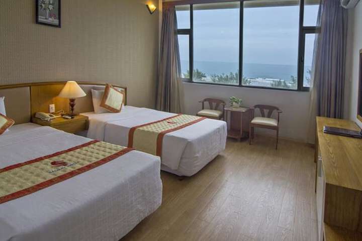 Room 18 of 37