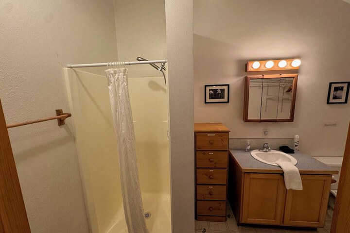 Room 52 of 63