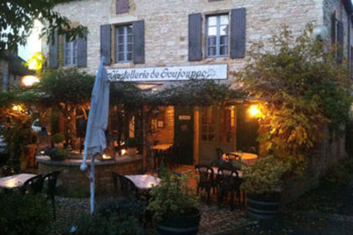HOSTELLERIE DE GOUJOUNAC